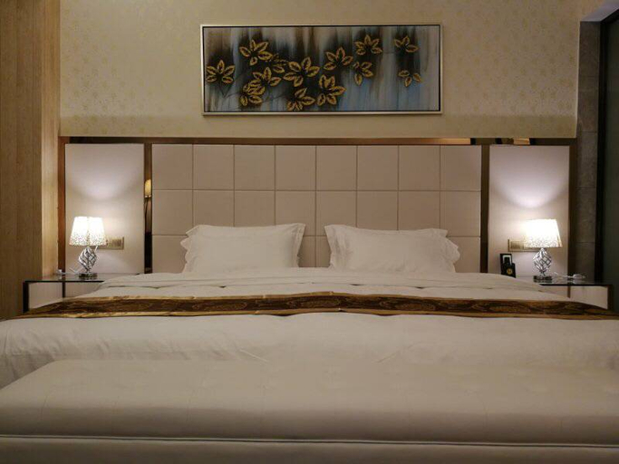 Bedroom 5, Minghua Hotel, Hezhou