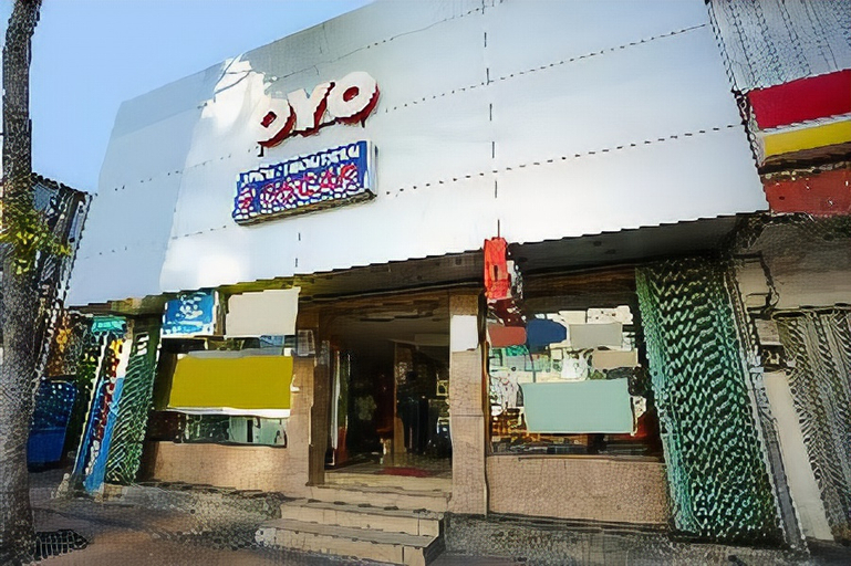 Others 5, Capital O 1086 2oscar, Surabaya