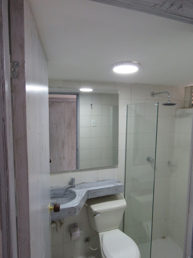 Bathroom, Rodadero Dorado Beach, Santa Marta (Dist. Esp.)