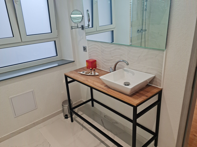 Bathroom 3, La Factory, Porrentruy
