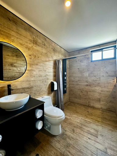 Bathroom, Awqa Loft & Camp, Trujillo
