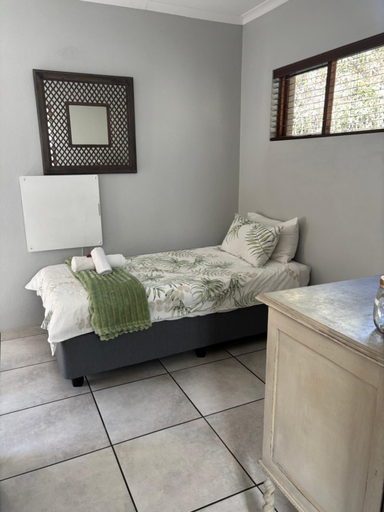 Bedroom 3, Olive Branch Cottage off grid, Ekurhuleni