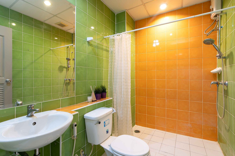 Bathroom 4, 181 Ekkamai Apartment, Wattana