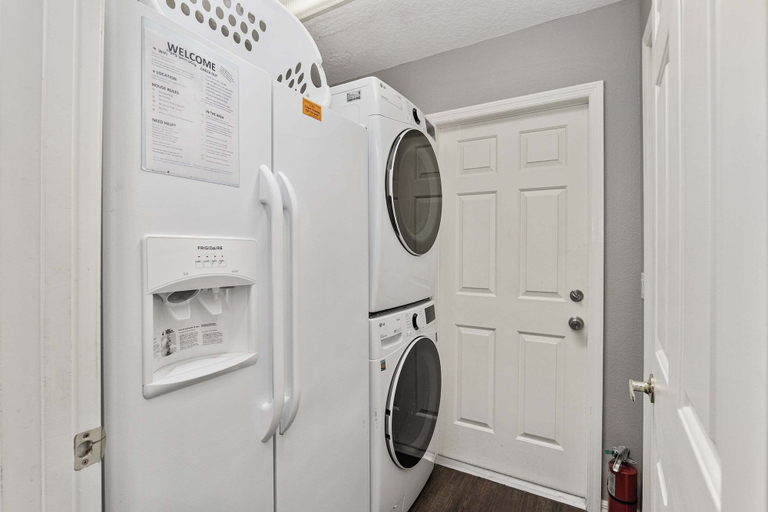 Bathroom 3, Gorgeous Vacation Ciska 3 Bedroom Home by RedAwning, Citrus