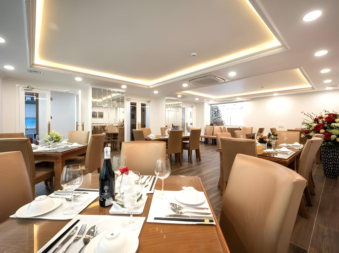 Food & Drinks, PHUC NGUYEN LUXURY HOTEL, Nhơn Trạch