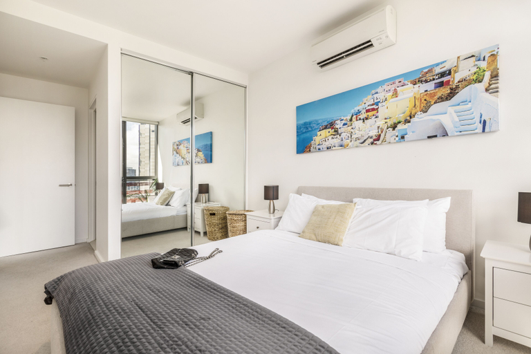 Bedroom 2, Kula Docklands, Melbourne