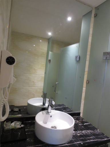 Bathroom 2, Wanning Minghuang Business Hotel, Hainan