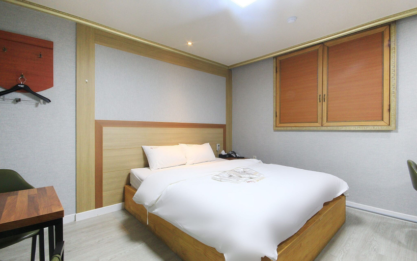 Bedroom 3, Gunsan Jjack, Gunsan
