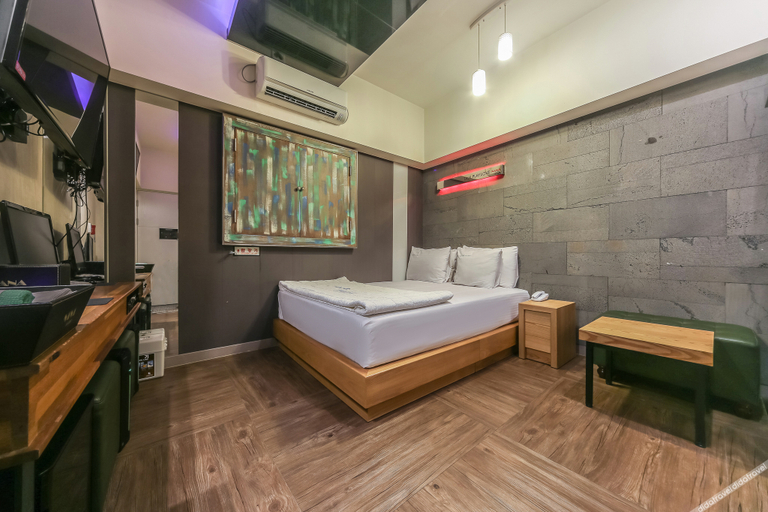 Bedroom 2, Daegu Dongseong-ro Nana, Buk