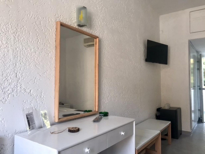 Bathroom 3, Ladiko Inn Hotel, South Aegean