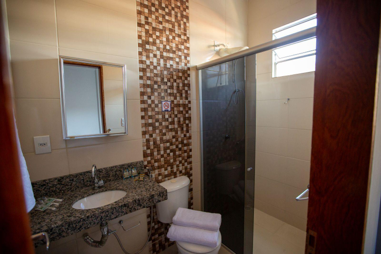 Bathroom, Solare Hotel, Barcarena