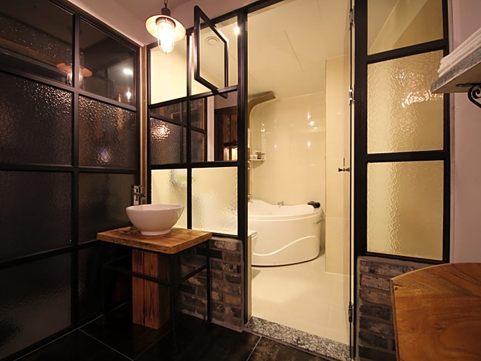 Bathroom 3, Daegu Dongseong-ro Brown Dot Dongseong-ro Branch, Buk