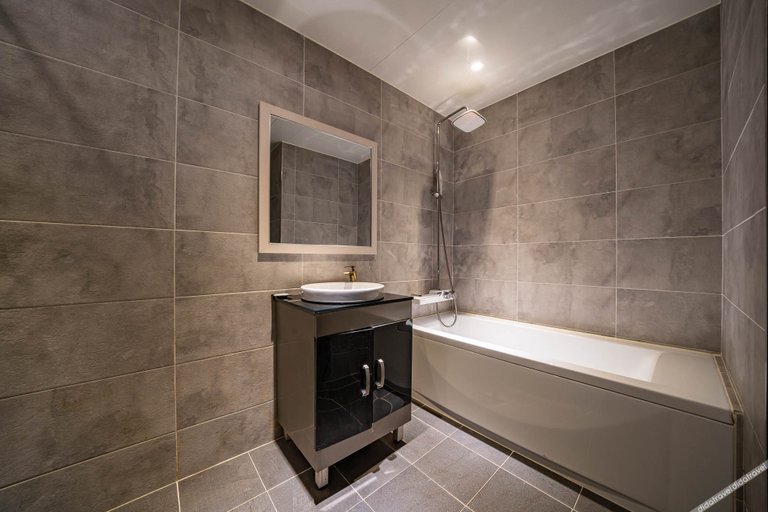 Bathroom 5, Andong Queen Hotel, Yecheon