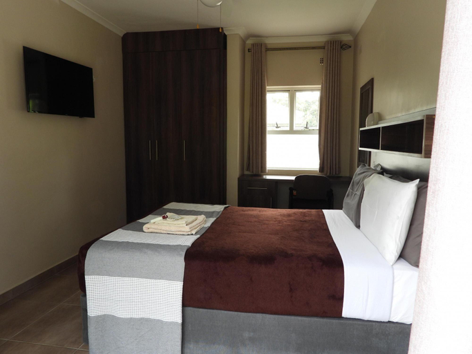 2, 2 Bedroomed Apartment With En-suite and Kitchenette - 2067, Harare