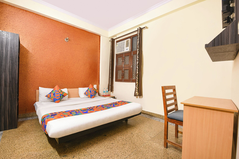 Room 5, Fabhotel Singh Guest House, Delhi