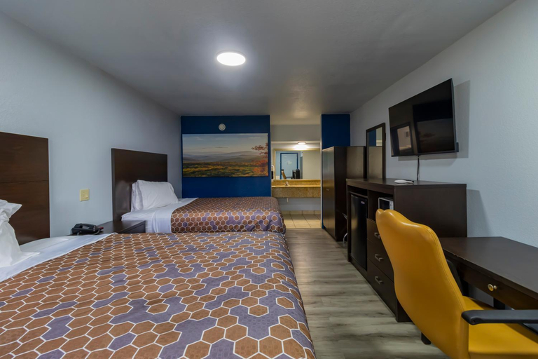 Bedroom 2, Galaxy Inn & Suites, Pulaski