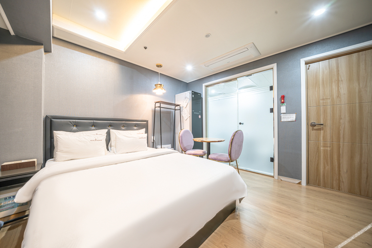 Bedroom 2, Changwon Sangnamdong Queens Hotel, Changwon