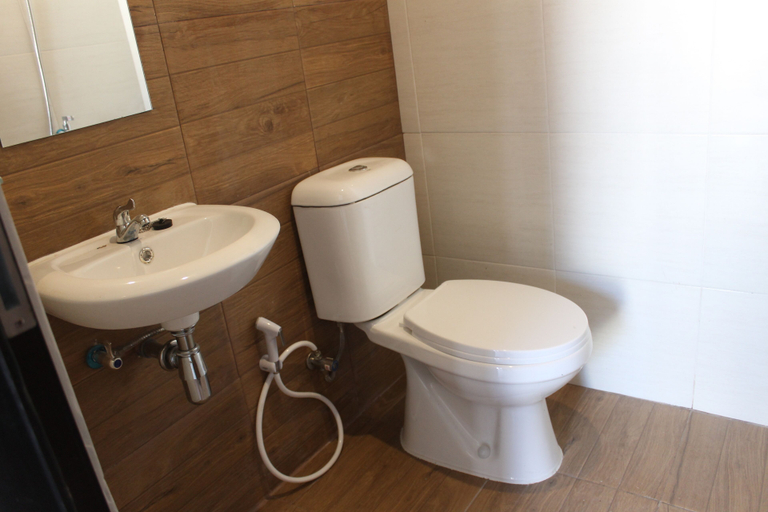 Bathroom 5, Amarilis Near Sam Poo Kong, Semarang
