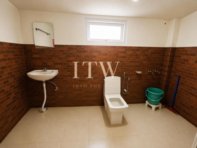 Bathroom, The Alpinist Glamping Resort, Lahul & Spiti