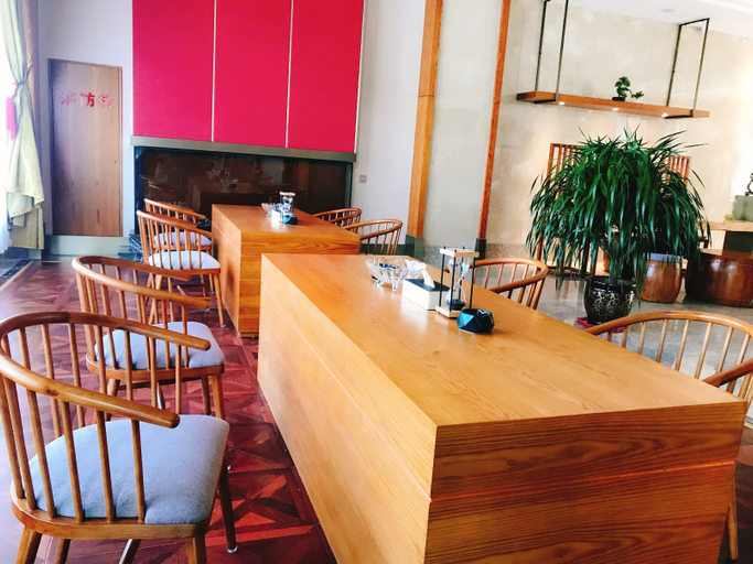 Food & Drinks 5, Fillmore Hotel (Shigatse Railway Station Longjiang East Road), Shigatse