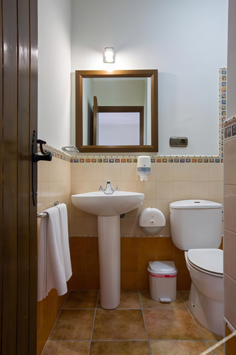 Bathroom 3, Hostal Don Joaquin Alora, Málaga