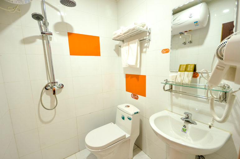 Bathroom, Tianpu Chain Hotel (Qinhuangdao Northeast University Branch), Qinhuangdao