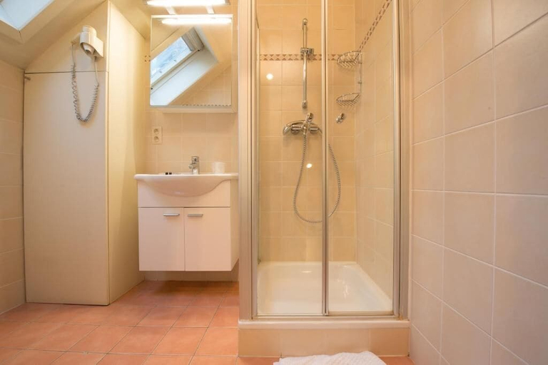 Bathroom 5, Cityflats Bruges, West-Vlaanderen