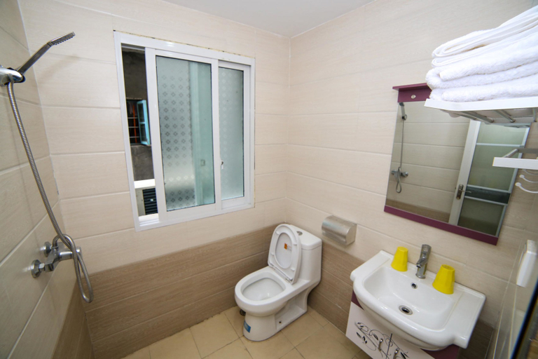 Bathroom 5, Mo Station, Zhangjiajie