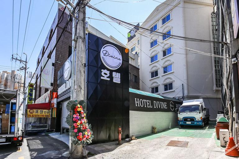 Exterior & Views 2, Gwangju Divine Hotel, Buk