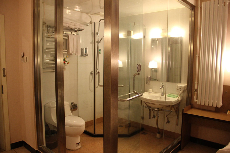Bathroom 3, Beijing Quyuan Hotel, Beijing