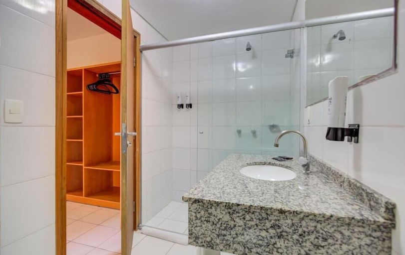 Bathroom, GoldMen Business Joinville, Joinvile