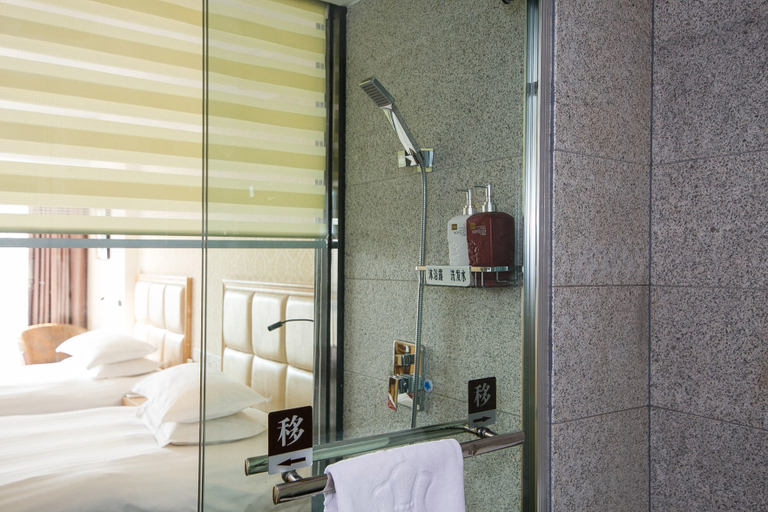 Bathroom 3, Heli Zhenpin Hotel, Hangzhou