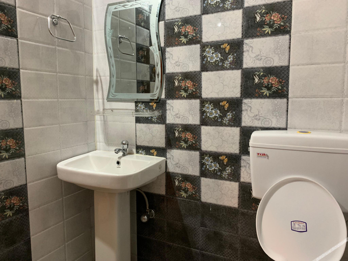 Bathroom 3, GD HOTEL NJP, Jalpaiguri