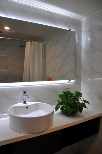 Bathroom, Fairyland Hotel (Menghai Passenger Terminal), Xishuangbanna Dai