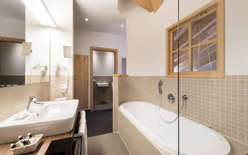 Bathroom 4, ホテル ガッサーホーフ トラディション & ライフスタイル(Hotel Gasserhof), Bolzano