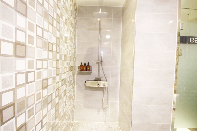 Bathroom 5, Yangsan Mulgeum 369, Yangsan