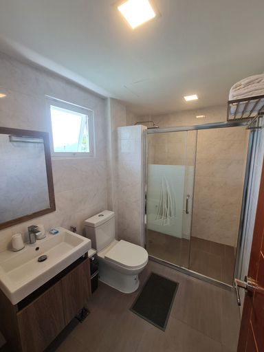 Bathroom 4, Marvin's Seaside Inn, Naval