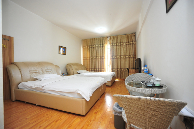 Bedroom, Yuanbo Holiday Hotel, Kunming