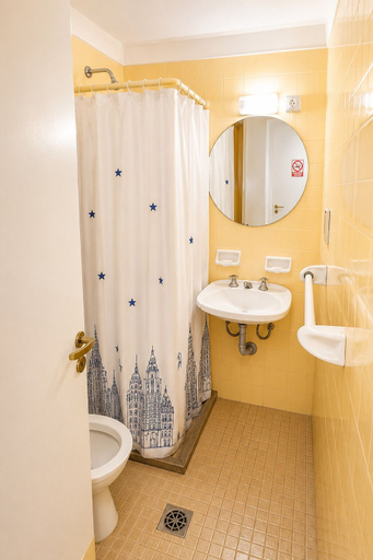 Bathroom 4, HOTEL LAERTE, Capital