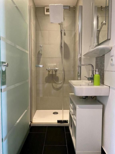 Bathroom 3, WAGNERS Hotel Schonblick, C&C Hotels und Vertrieb GmbH, Bayreuth