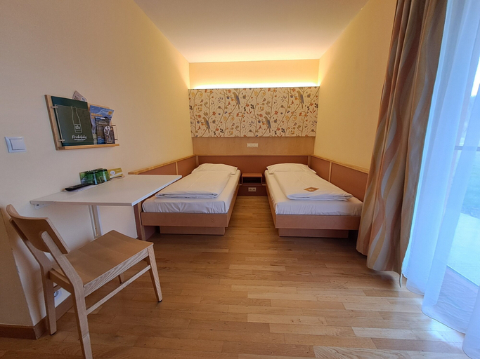 Bedroom 3, JUFA Hotel Stubenbergsee, Hartberg-Fürstenfeld