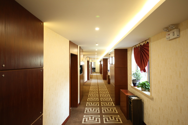 Others 5, changchunyisanjingpinjiudian, Changchun
