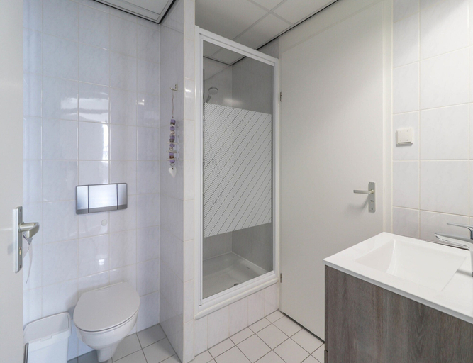 Bathroom 4, Sun-facing Apartment With Ijsselmeer Views, Wûnseradiel