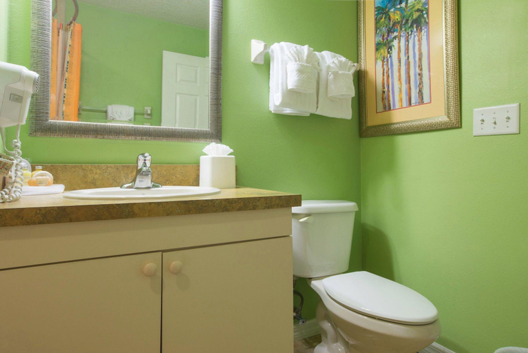 Bathroom 3, The Barefoot Suites, Osceola