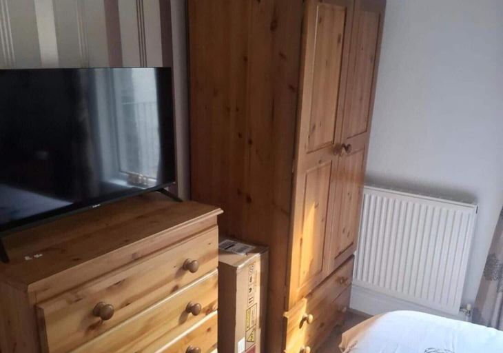 Room 3, Barmouth Harbour 2-bed Flat, Sleeps 8 w/ Sea View, Gwynedd