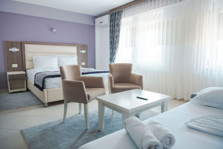 Bedroom 3, EMERALD Hotel