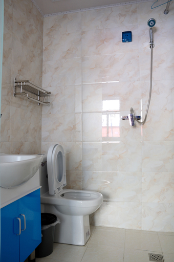 Bathroom, Genyuan Guesthouse, Hulunbuir
