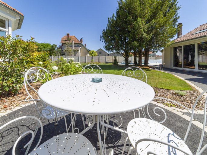 Exterior & Views, La Ressourçante, Marne