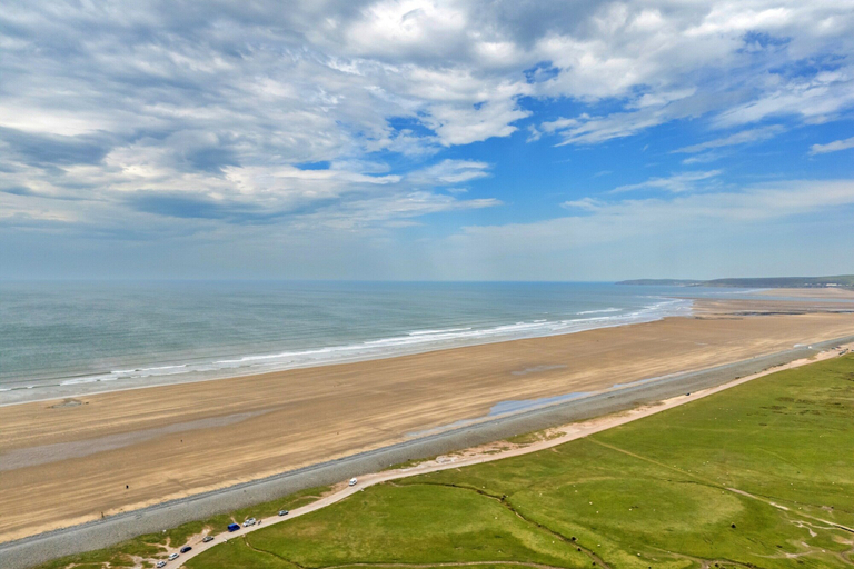 View from property 2, Lush Beach House With hot tub Access, Devon