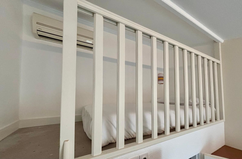 Others 3, Halte Hotel, Charente-Maritime